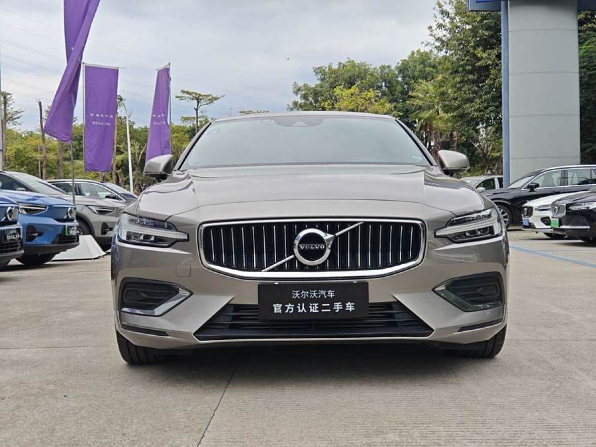 沃爾沃 S60L  2020款 T4 智遠(yuǎn)豪華版圖片