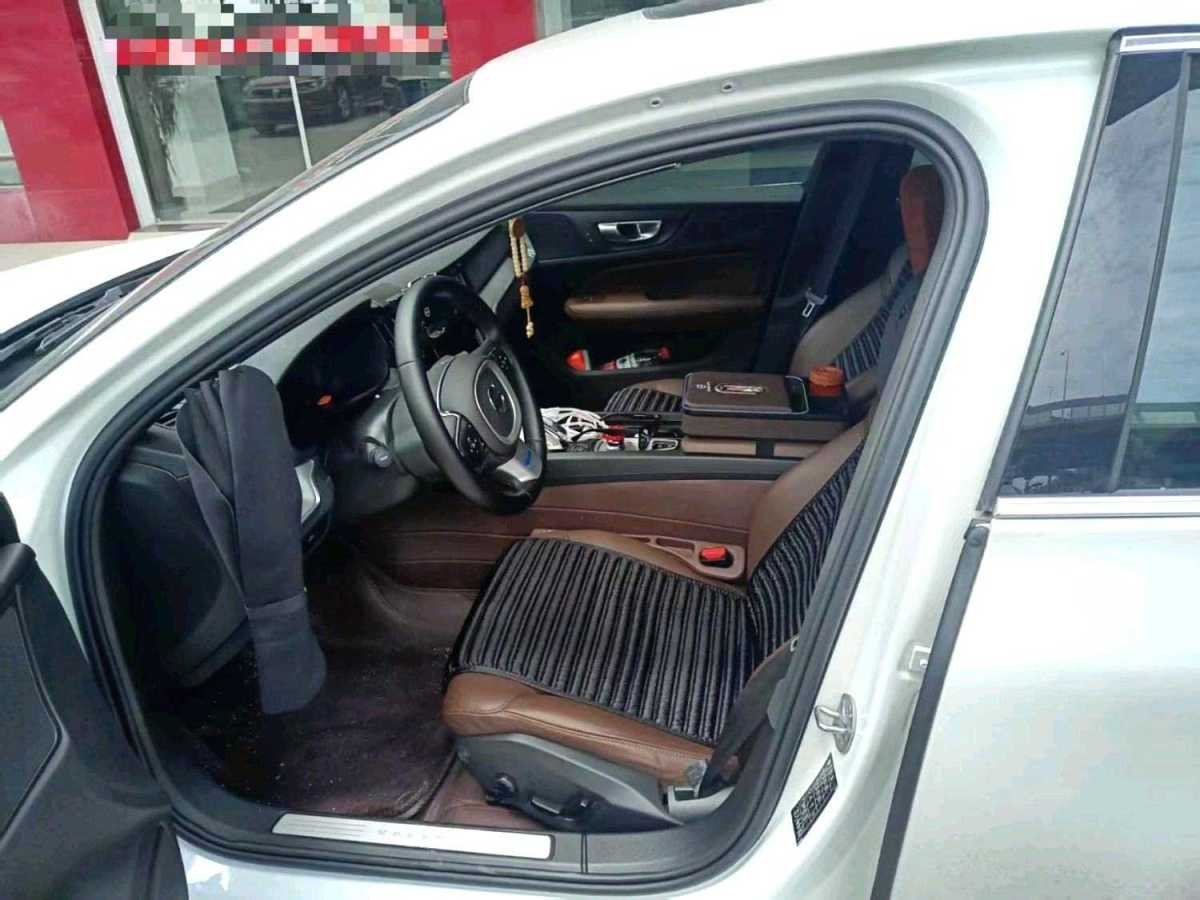沃爾沃 S60L  2023款 B4 智逸豪華版圖片