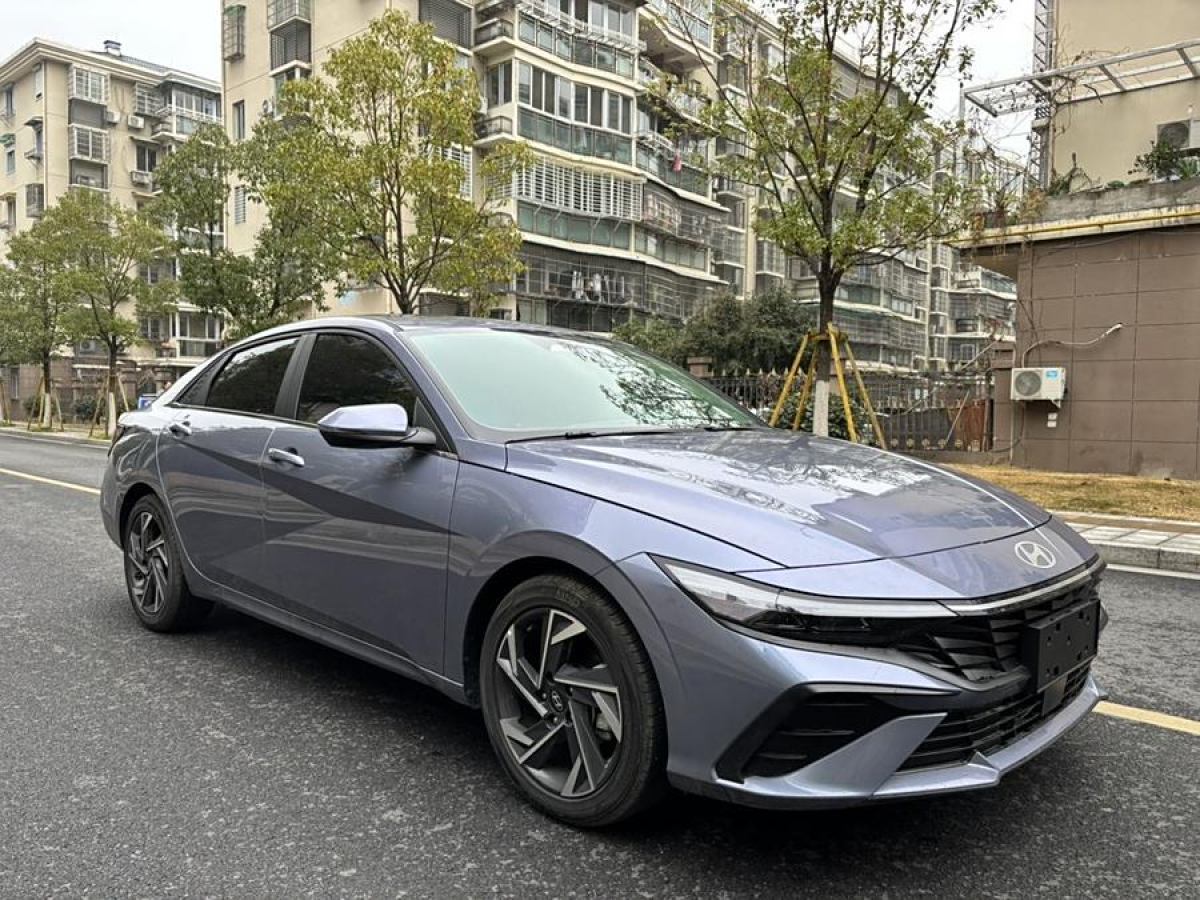 2024年11月現(xiàn)代 伊蘭特  2023款 1.5L CVT LUX尊貴版