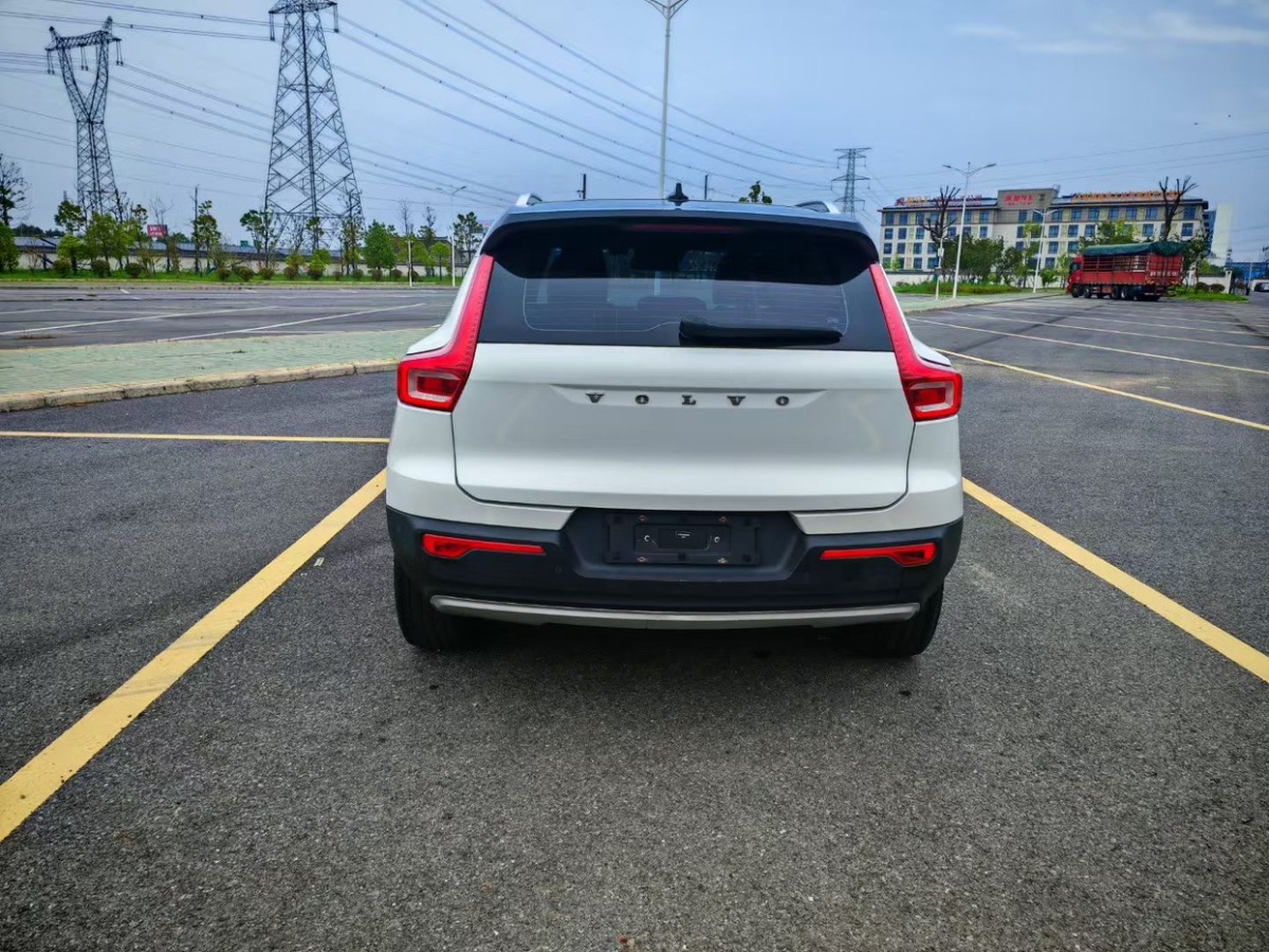 沃爾沃 沃爾沃XC40  2021款 T3 智行時(shí)尚版圖片