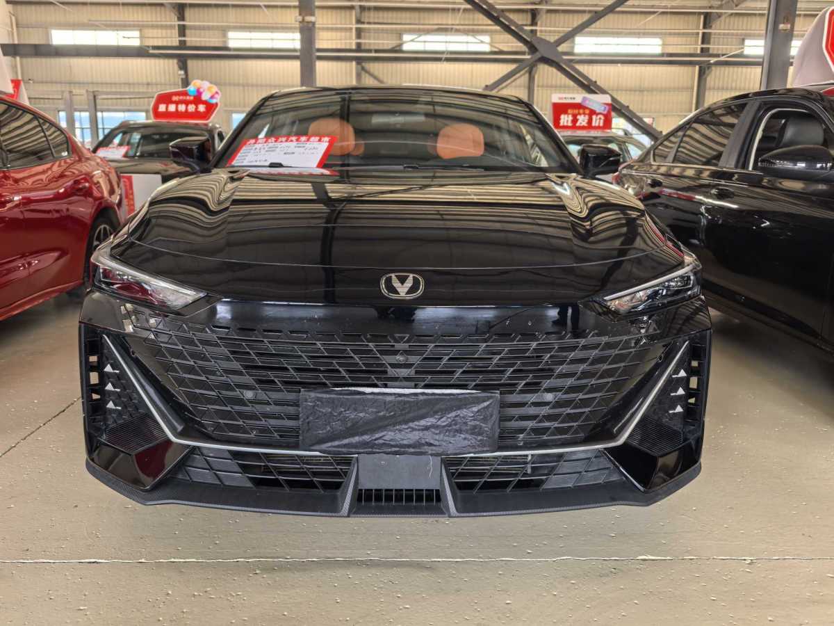 镇江二手长安 长安UNI-V 2022款7挡湿式双离合 5门5座掀背车