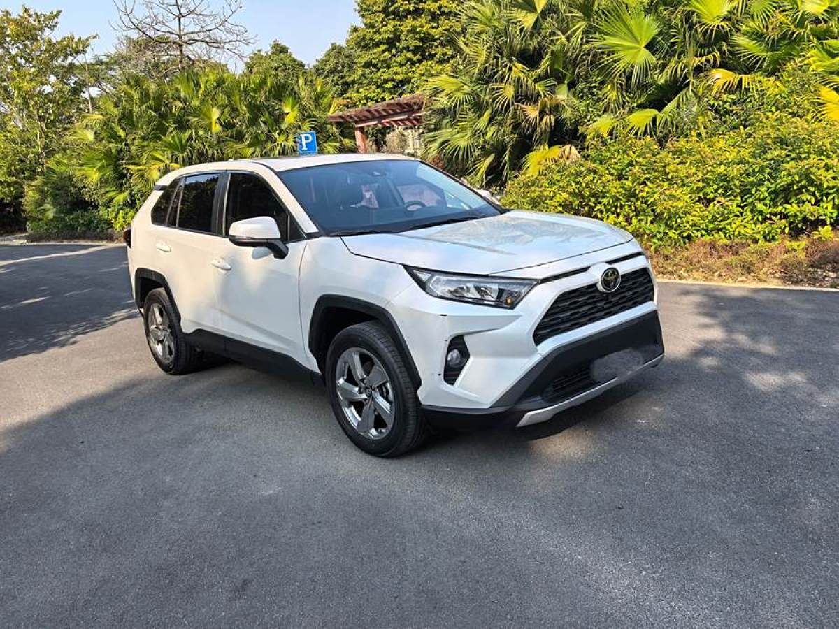 豐田 RAV4榮放  2022款 2.0L CVT兩驅(qū)風(fēng)尚版圖片