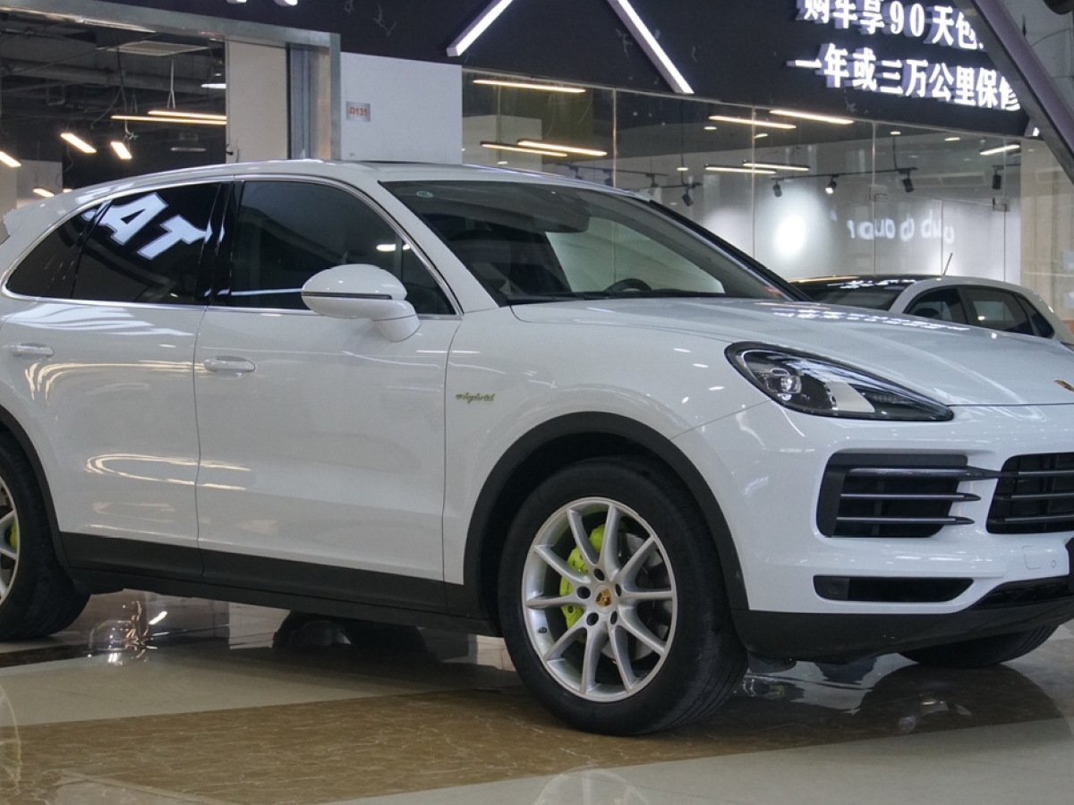 保時(shí)捷 Cayenne新能源  2022款 Cayenne E-Hybrid 2.0T 鉑金版圖片