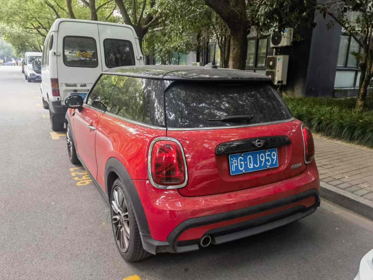 MINI MINI  2022款 改款 1.5T COOPER 經(jīng)典派圖片