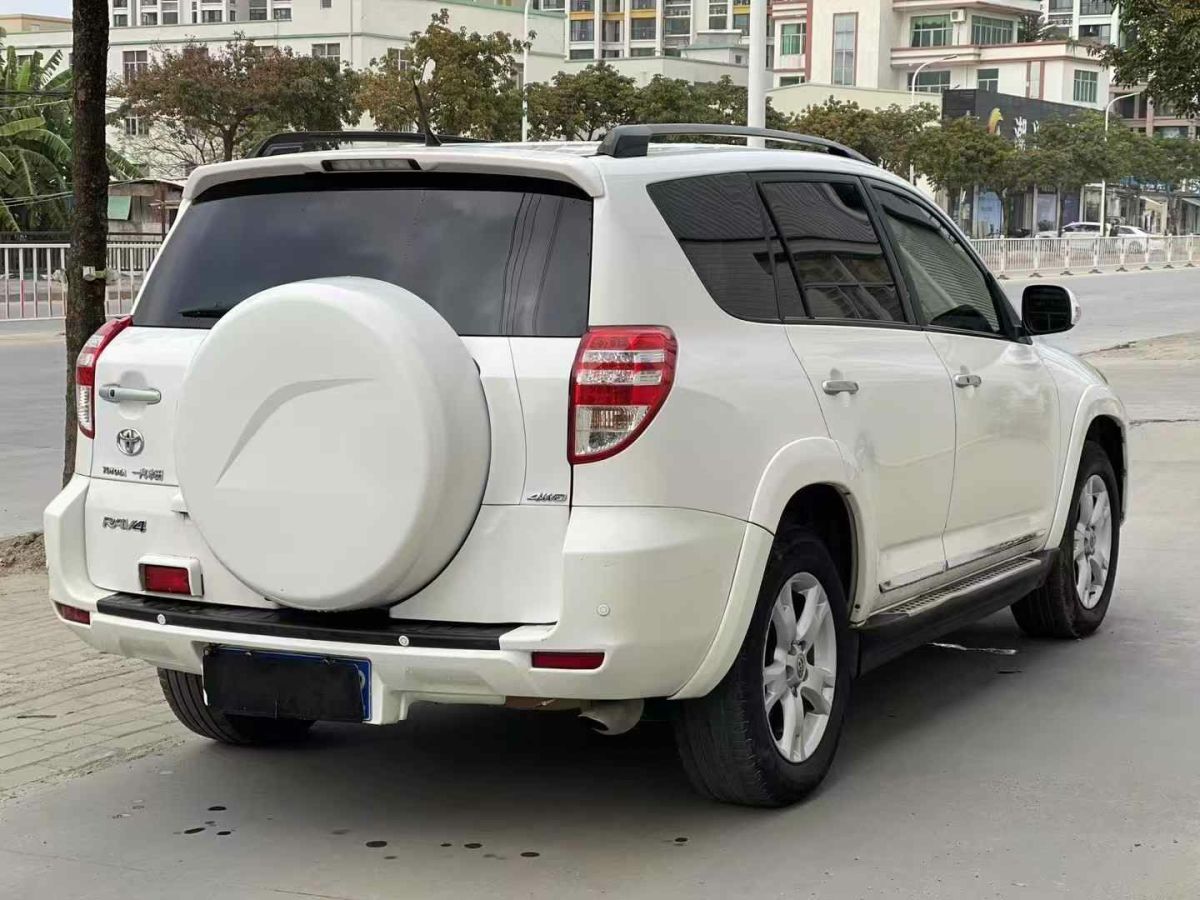 豐田 RAV4榮放  2011款 2.0L 手動(dòng)豪華版圖片