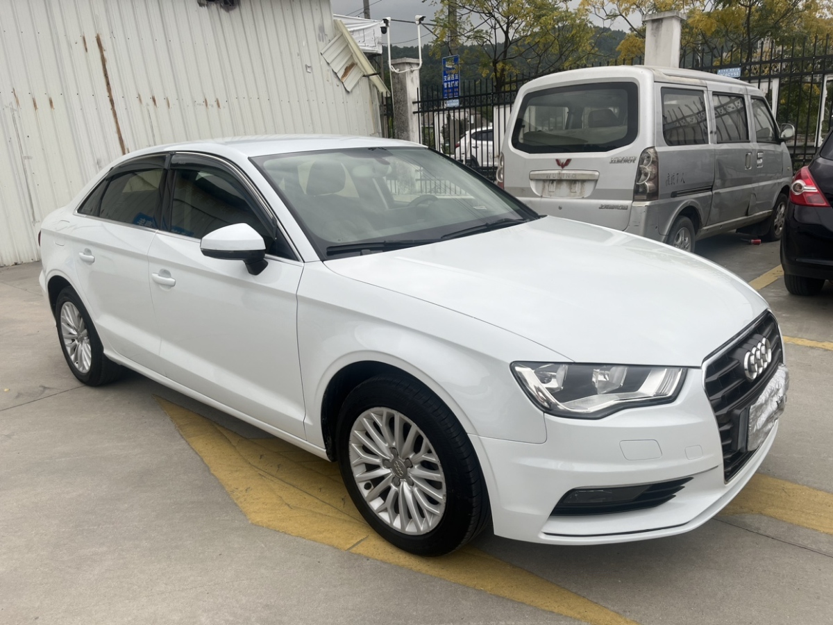 奧迪 奧迪A3  2015款 Sportback 35 TFSI 百萬紀(jì)念智領(lǐng)型圖片