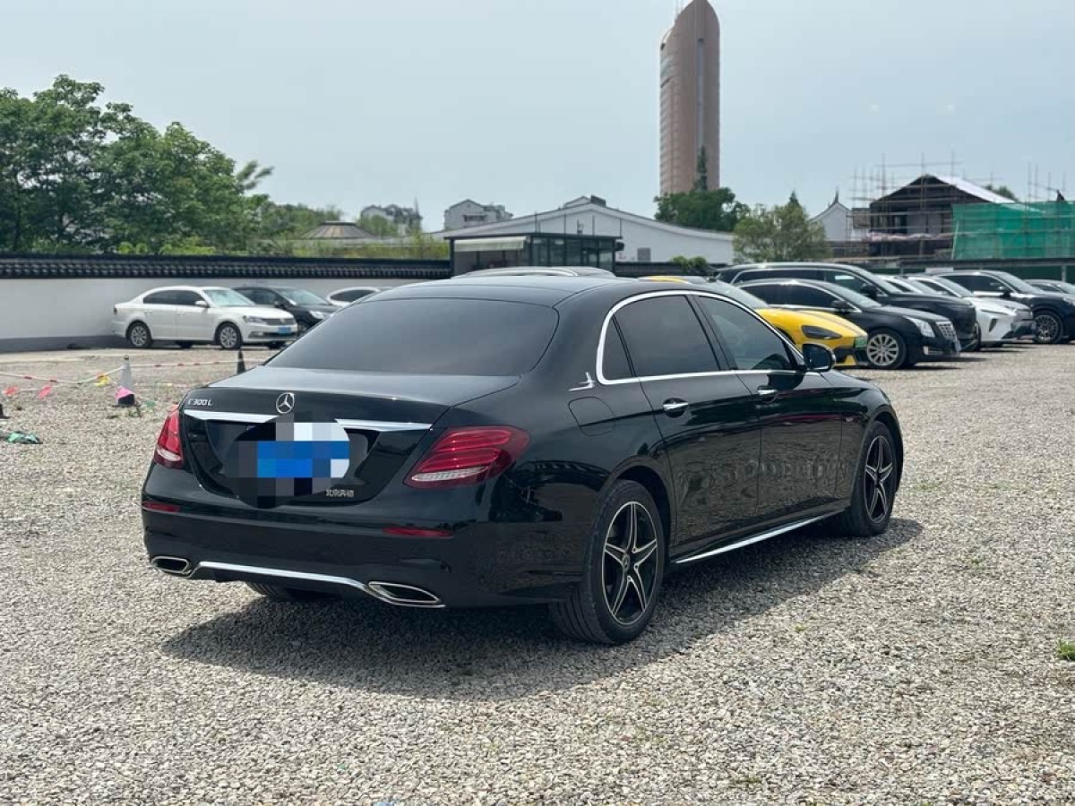 奔馳 奔馳E級(jí)  2020款 改款 E 300 L 運(yùn)動(dòng)殊享版圖片