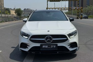 奔馳A級(jí) 奔馳  改款 A 180 L 運(yùn)動(dòng)轎車(chē)