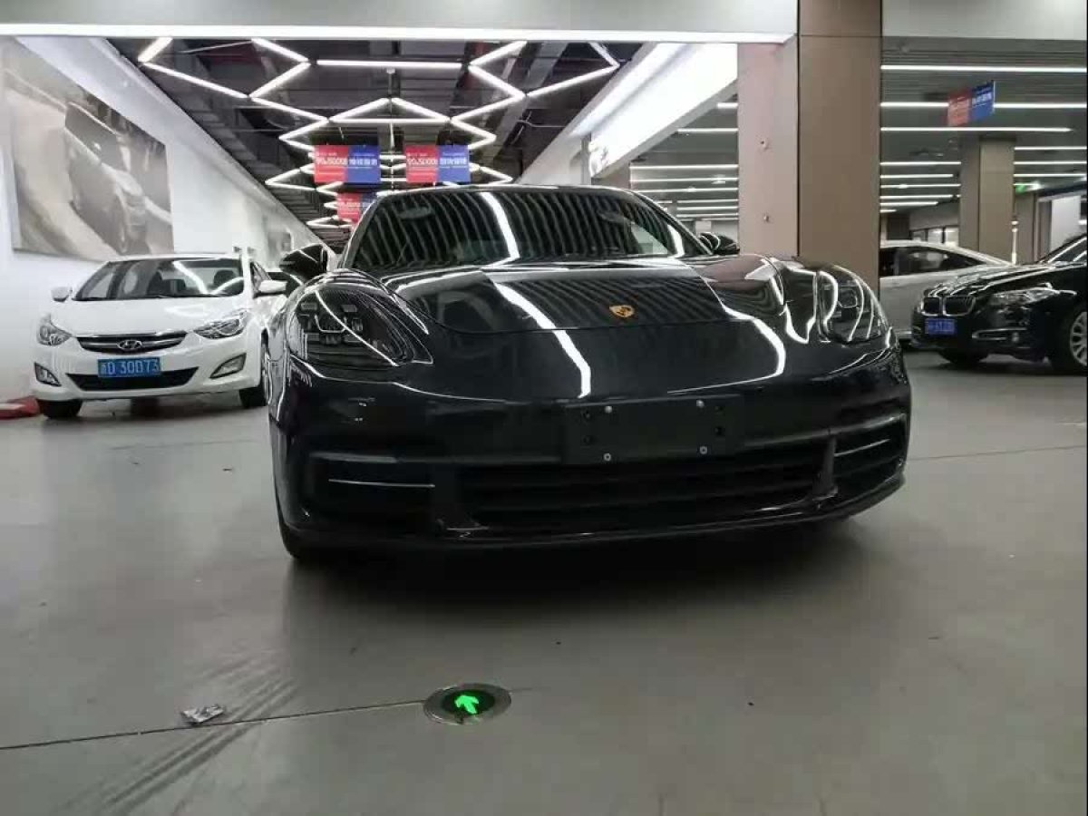 保時(shí)捷 Panamera  2017款 Panamera 4 行政加長(zhǎng)版 3.0T圖片
