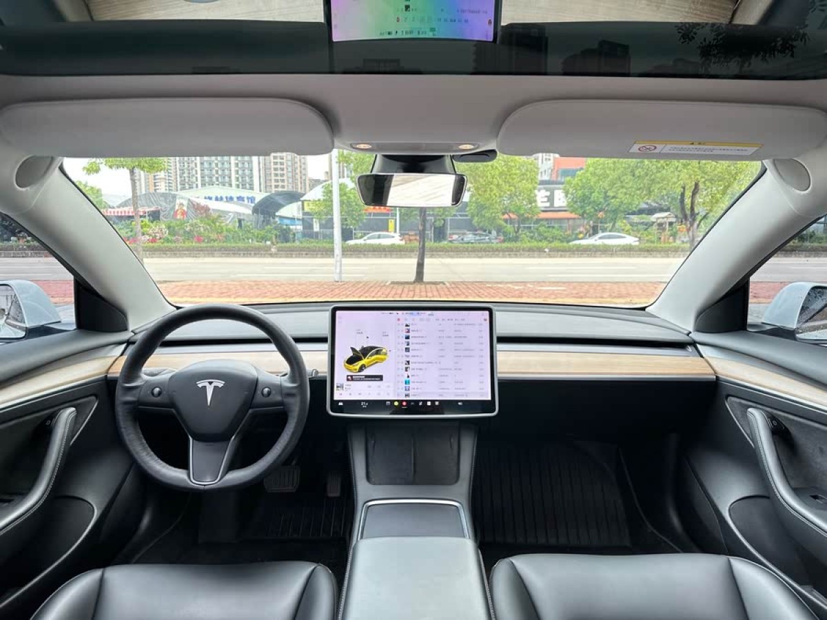 特斯拉 Model 3  2021款 改款 標(biāo)準(zhǔn)續(xù)航后驅(qū)升級(jí)版圖片