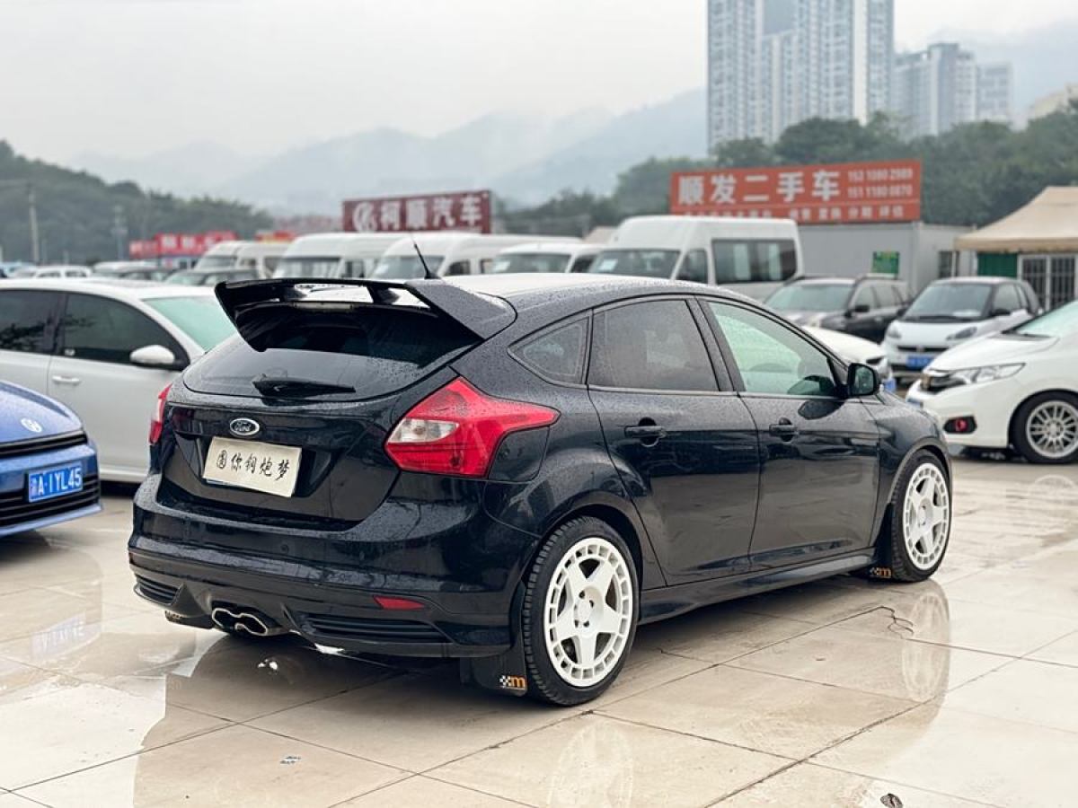 福特 ?？怂? 2013款 2.0T ST 標(biāo)準(zhǔn)版圖片