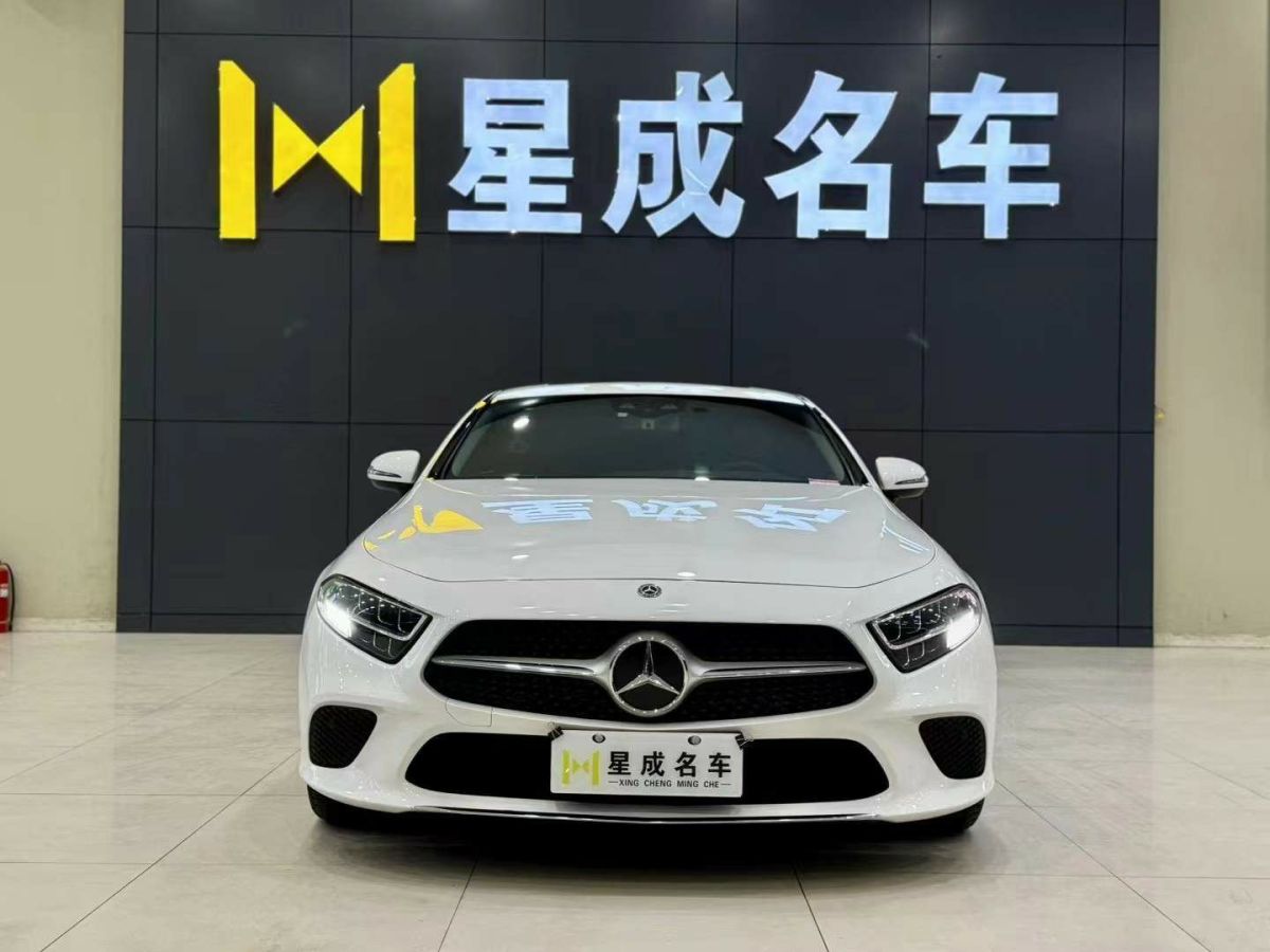 奔馳 奔馳A級(jí)  2019款  A 220 L 4MATIC 運(yùn)動(dòng)轎車圖片