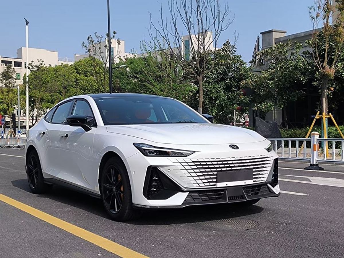 長安 長安UNI-V  2022款 1.5T 尊貴型圖片