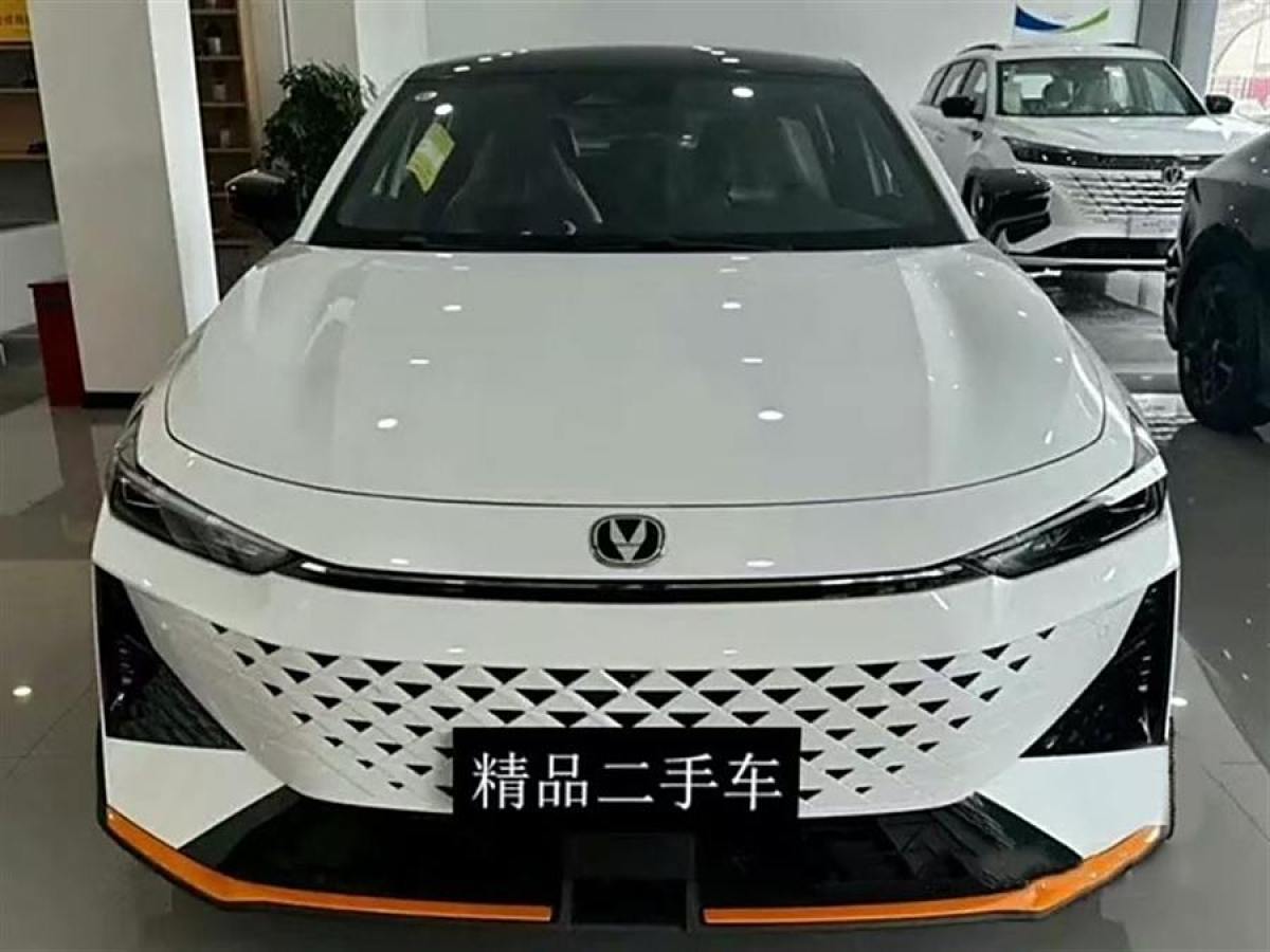 長安 長安UNI-V  2023款 1.5T 尊享型圖片