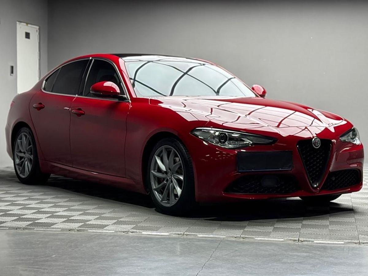 阿爾法·羅密歐 Giulia  2017款 2.0T 200HP 豪華版圖片