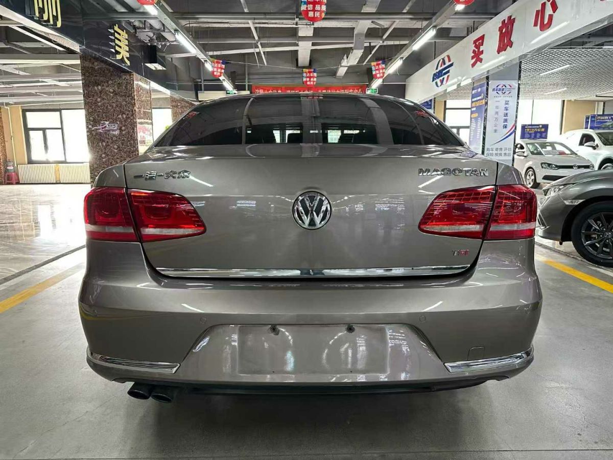 大眾 輝騰  2014款 3.0L 商務(wù)型圖片