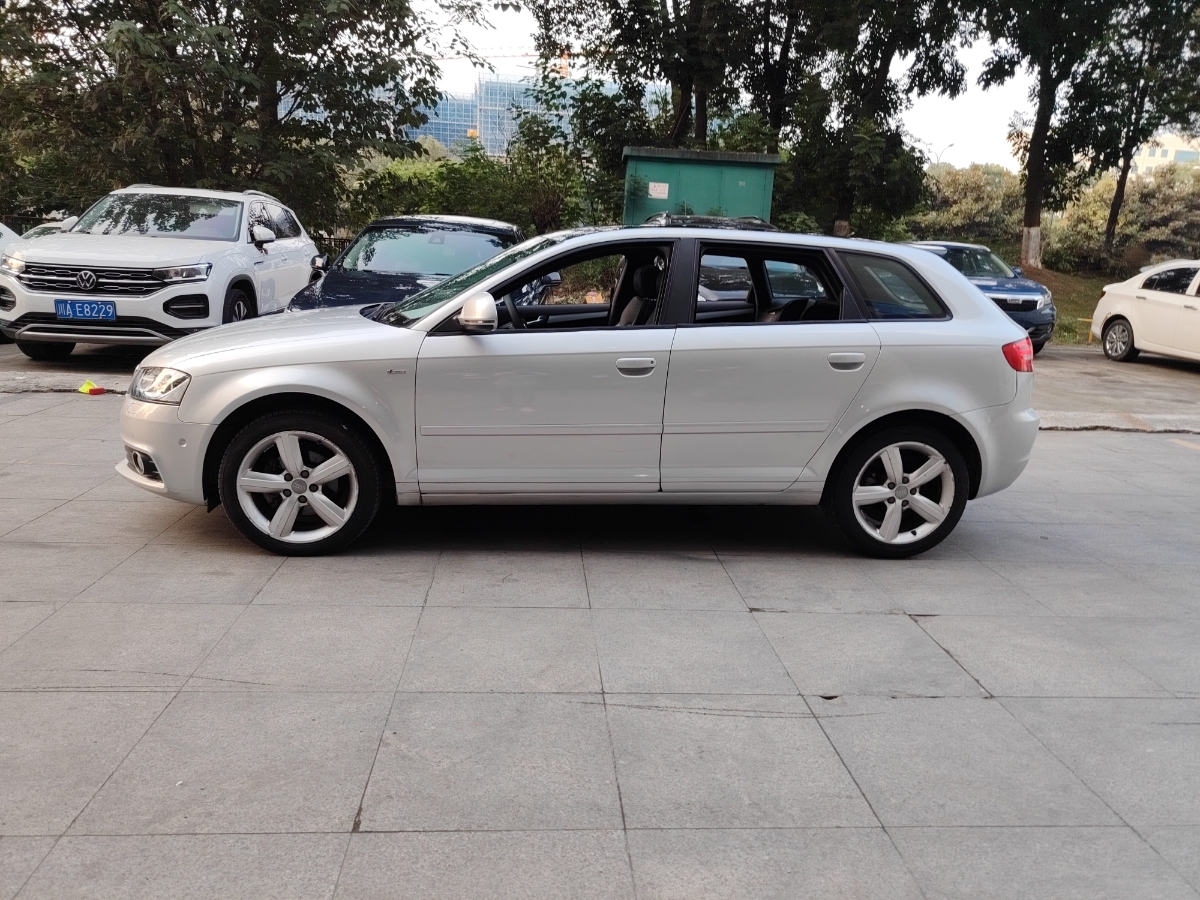 奧迪 奧迪A3  2010款 Sportback 1.8T 豪華型圖片