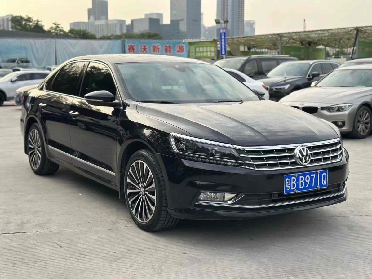 大眾 帕薩特  2017款 330TSI DSG領(lǐng)尊版圖片