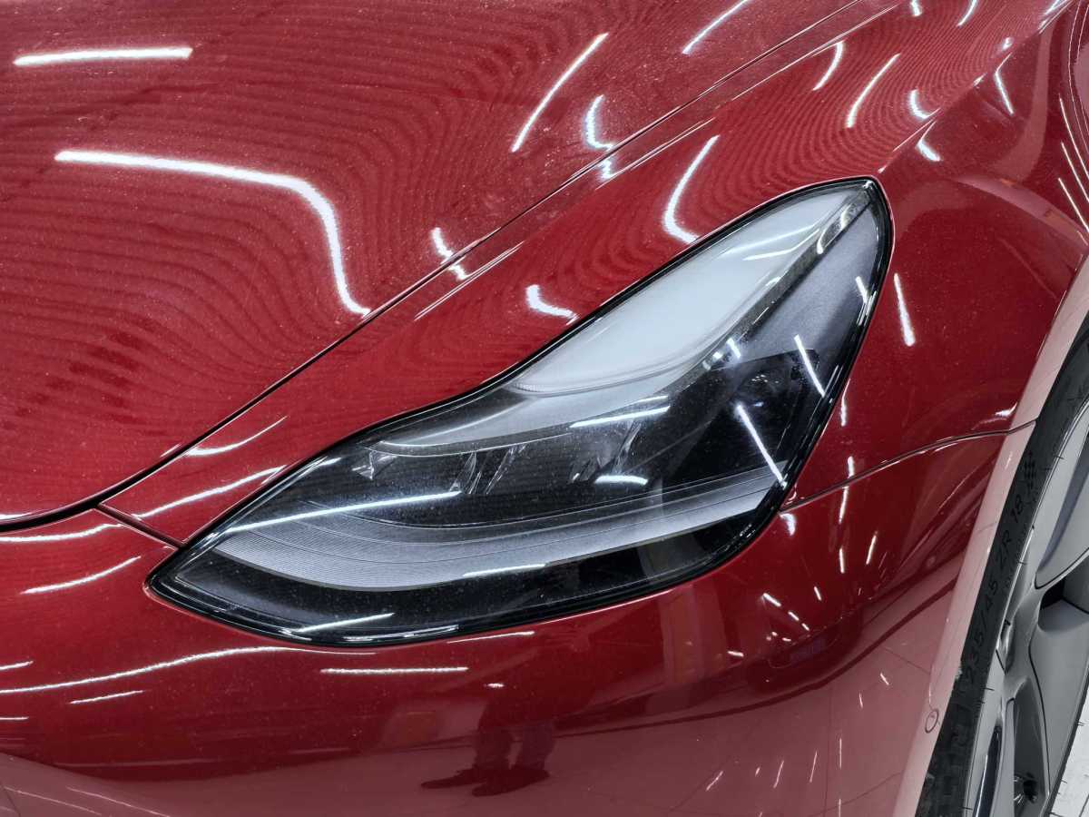 特斯拉 Model 3  2021款 改款 標(biāo)準(zhǔn)續(xù)航后驅(qū)升級(jí)版圖片