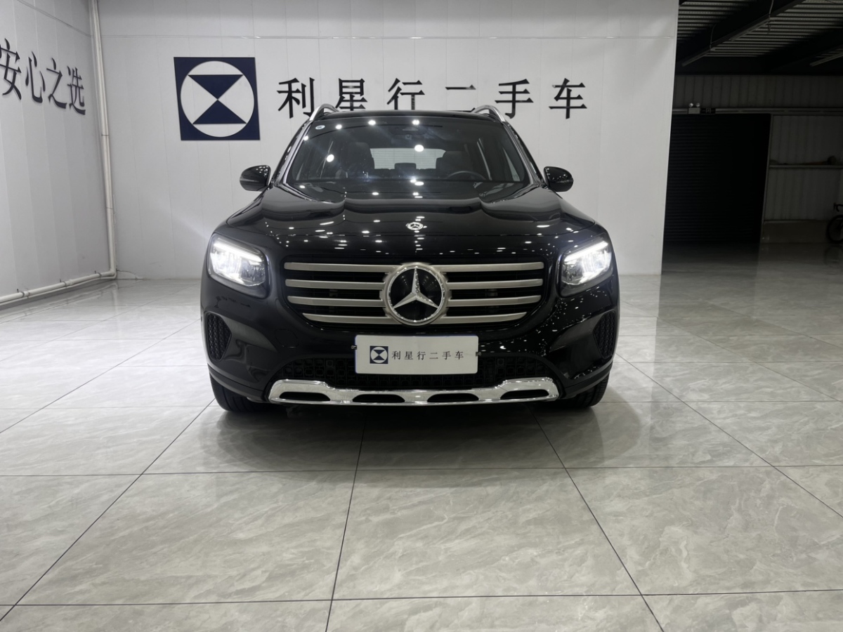 奔馳 奔馳GLB  2024款 GLB 220 時(shí)尚型圖片