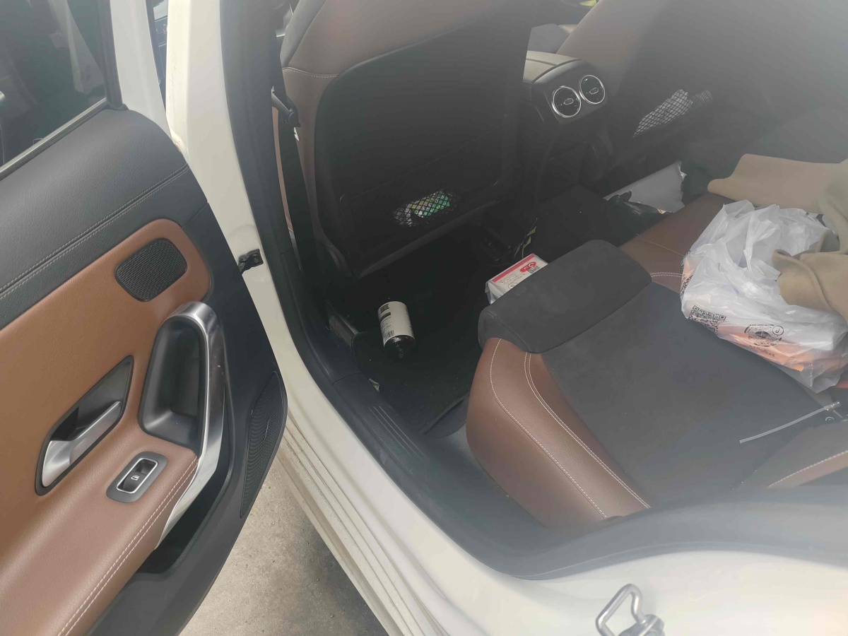 2019年7月奔驰 奔驰A级  2020款 改款 A 200 L 运动轿车动感型