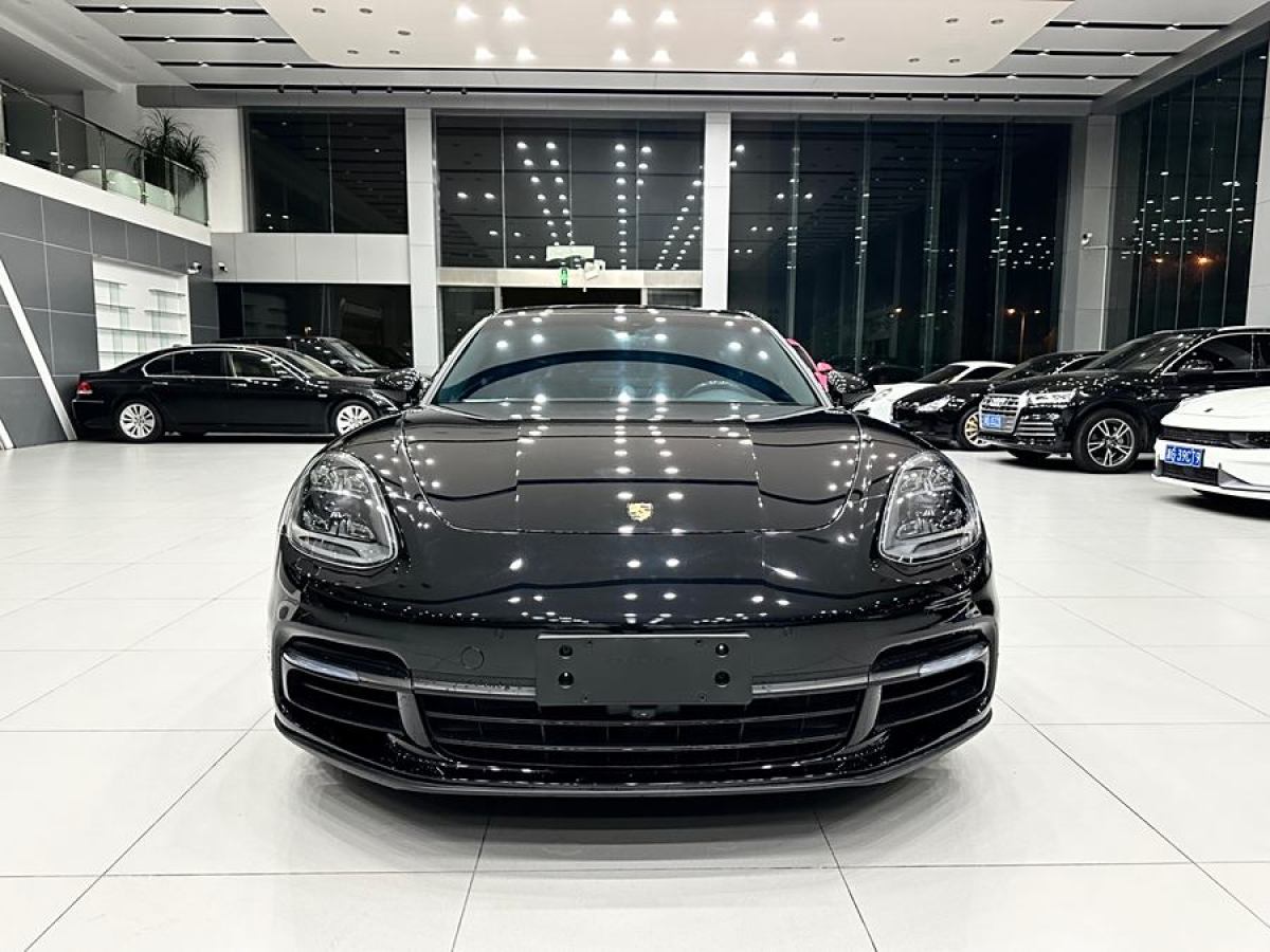 保時(shí)捷 Panamera  2019款 Panamera 十周年紀(jì)念版 2.9T圖片