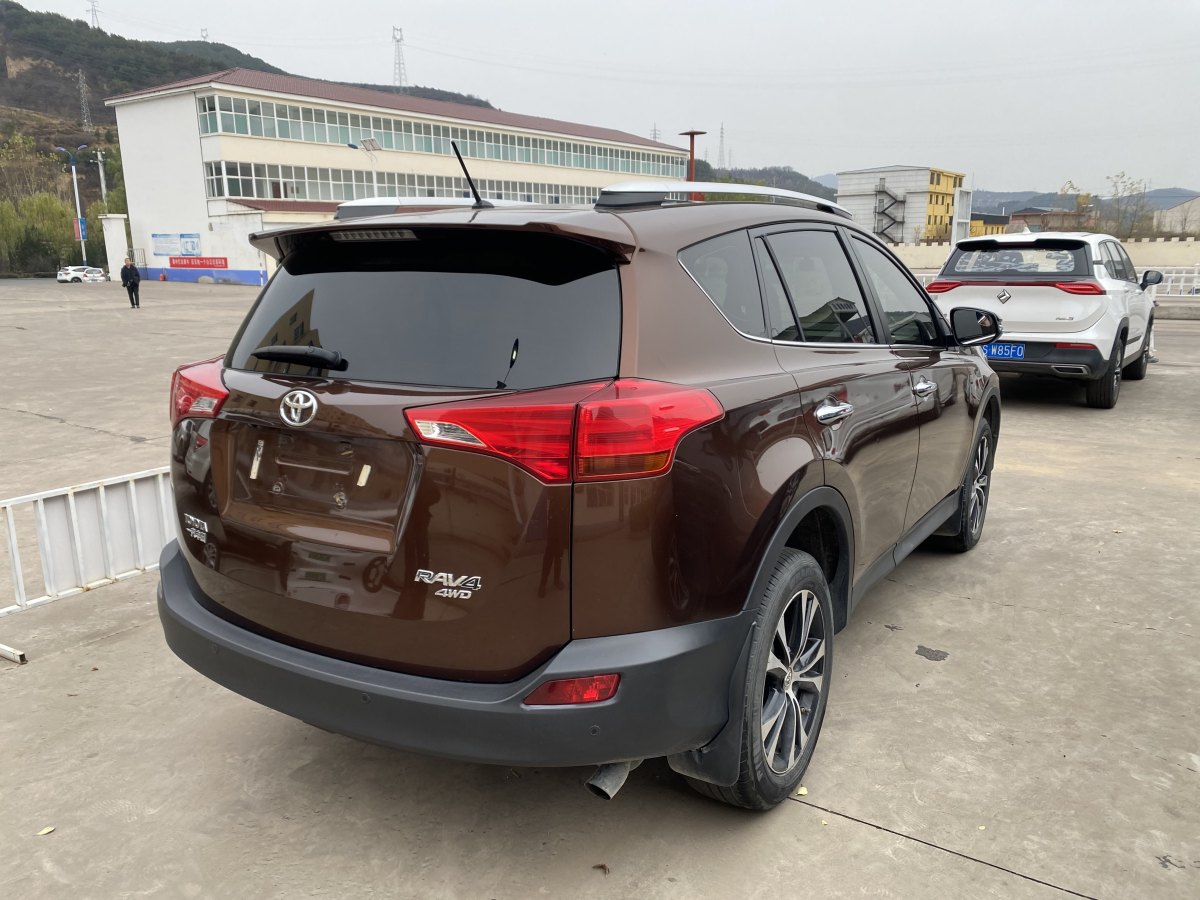 豐田 RAV4榮放  2013款 2.5L 自動四驅(qū)豪華版圖片