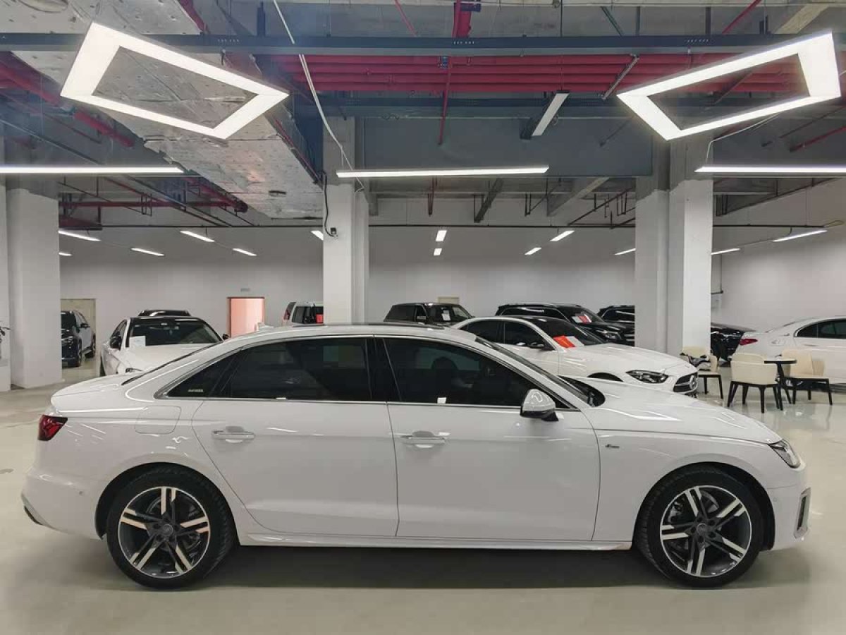 奧迪 奧迪A4L  2020款 40 TFSI quattro 豪華動(dòng)感型圖片