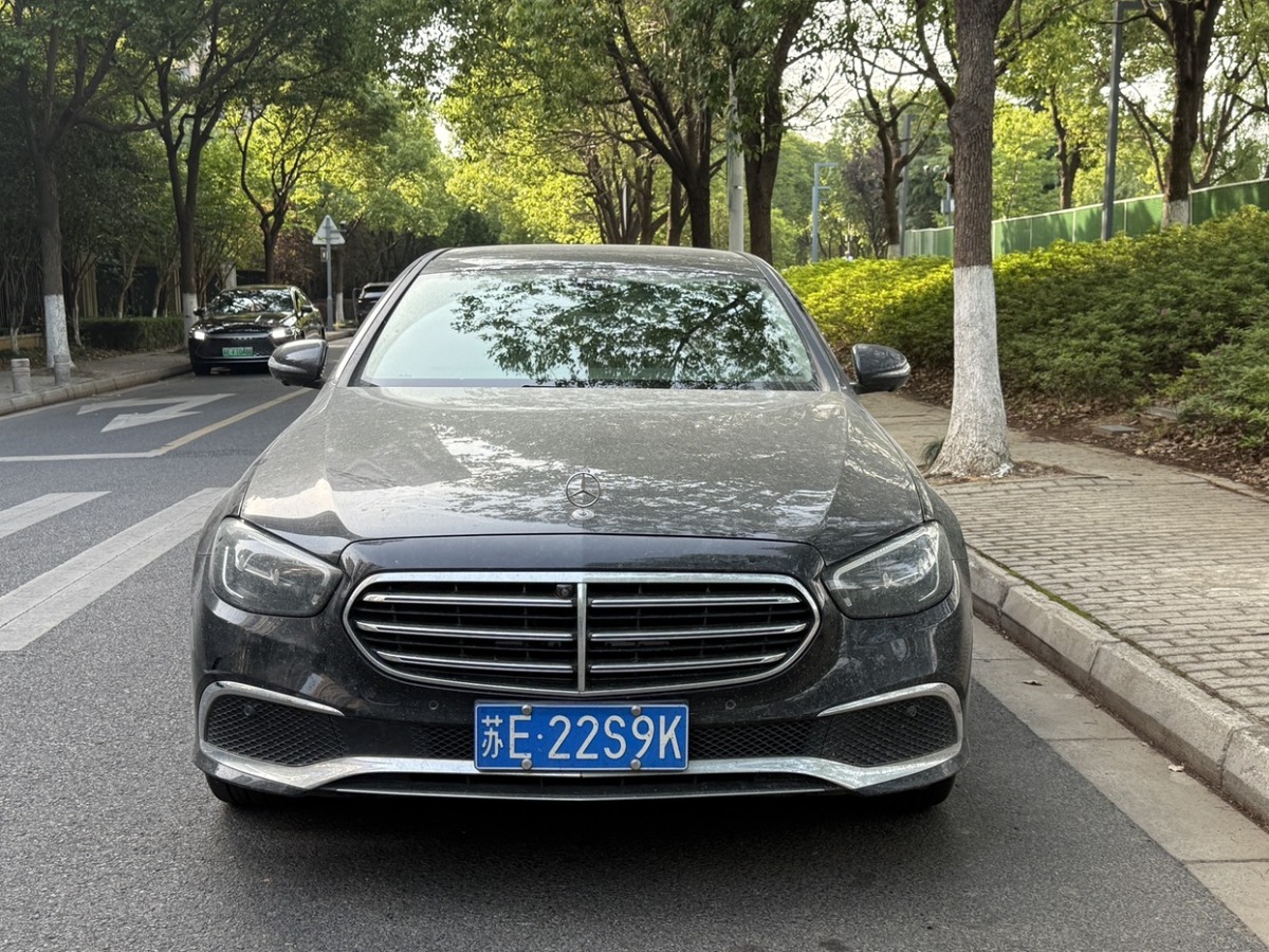 奔馳 奔馳E級  2022款 改款三 E 300 L 豪華型圖片