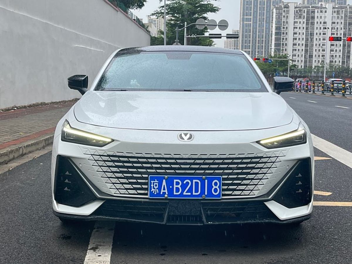 2023年4月長(zhǎng)安 長(zhǎng)安UNI-V  2022款 1.5T 尊貴型