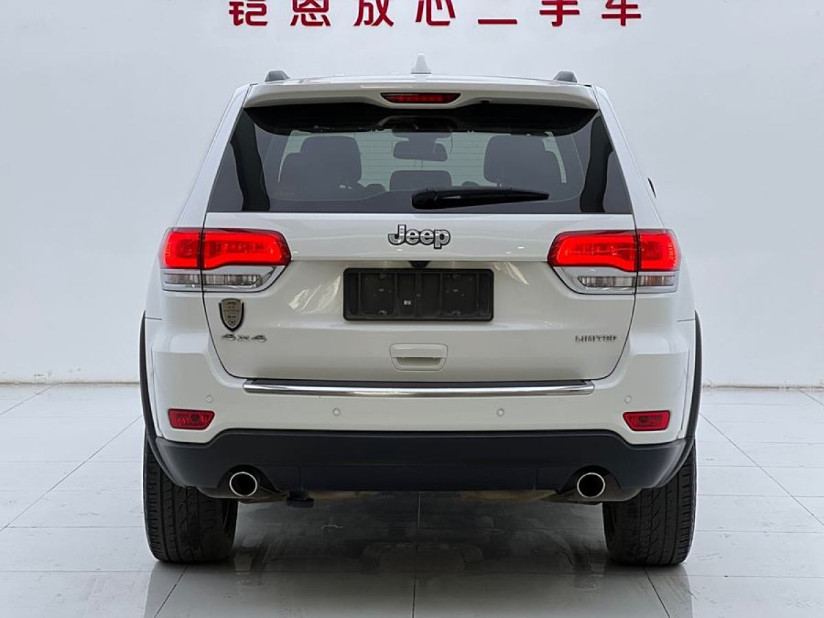 Jeep 大切諾基  2016款 3.0L 舒享導(dǎo)航版圖片