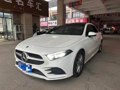 2019年9月 奔馳 奔馳A級 改款 A 200 L 運(yùn)動轎車動感型圖片