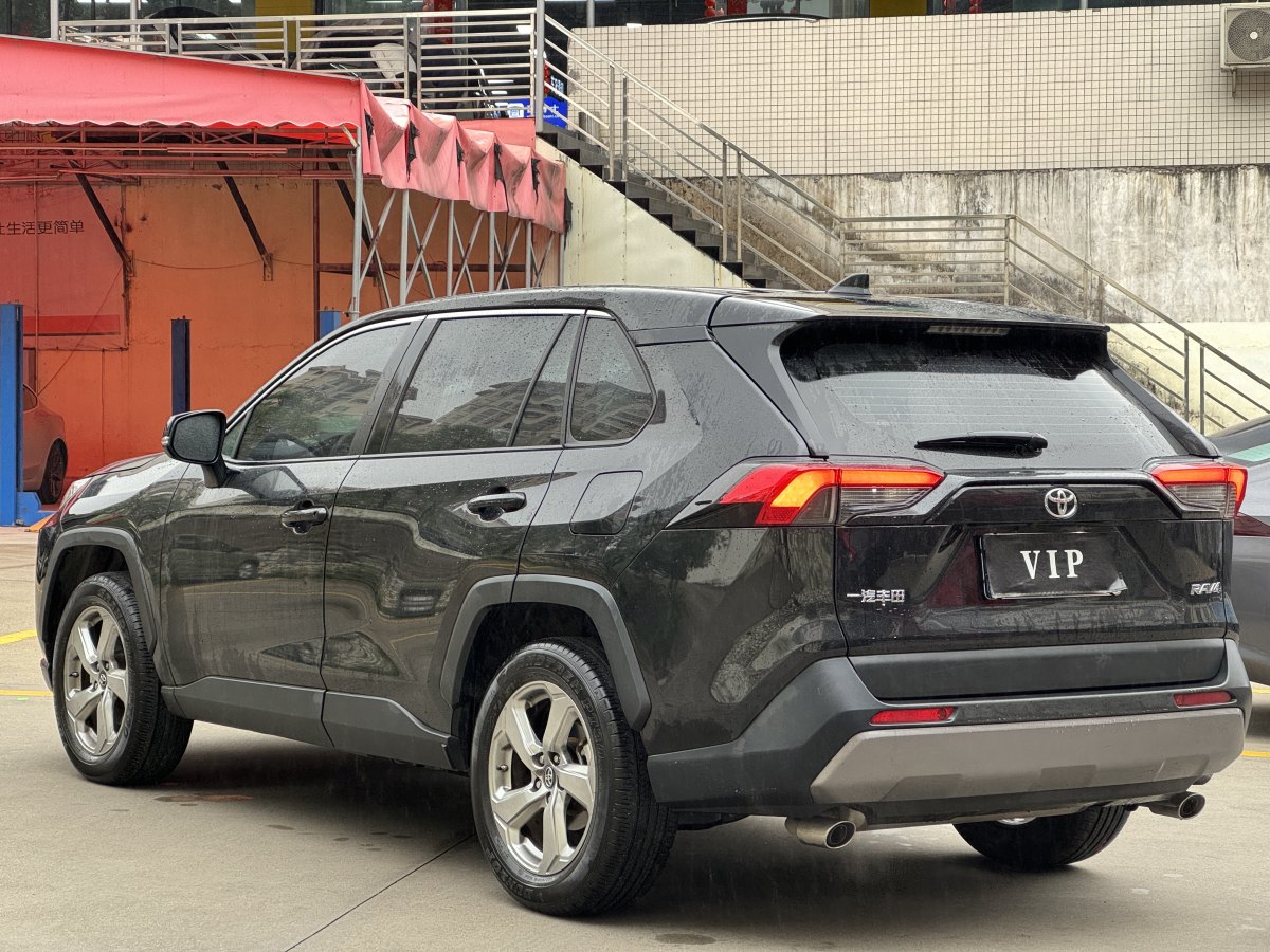 豐田 RAV4  2018款 榮放 2.0L CVT兩驅風尚版圖片
