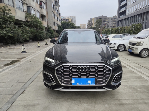 奥迪 奥迪Q5L  2021款 45 TFSI 豪华动感型