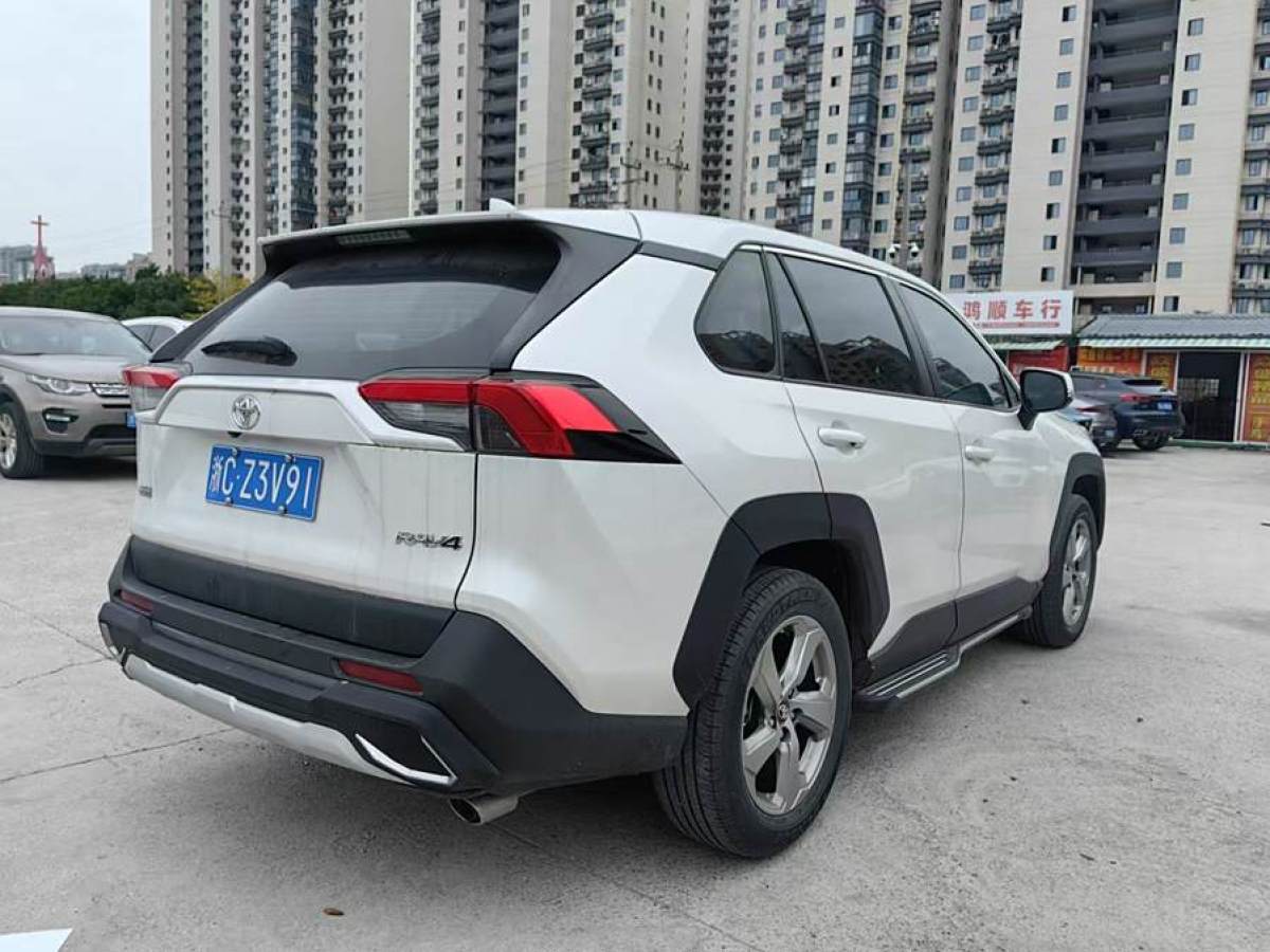 豐田 RAV4榮放  2022款 2.0L CVT兩驅(qū)風(fēng)尚版圖片