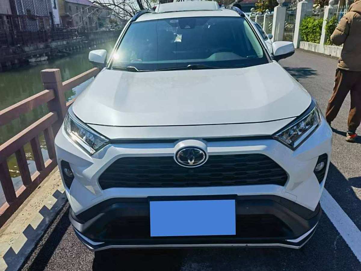 2022年8月豐田 RAV4榮放  2022款 2.0L CVT兩驅(qū)風(fēng)尚版