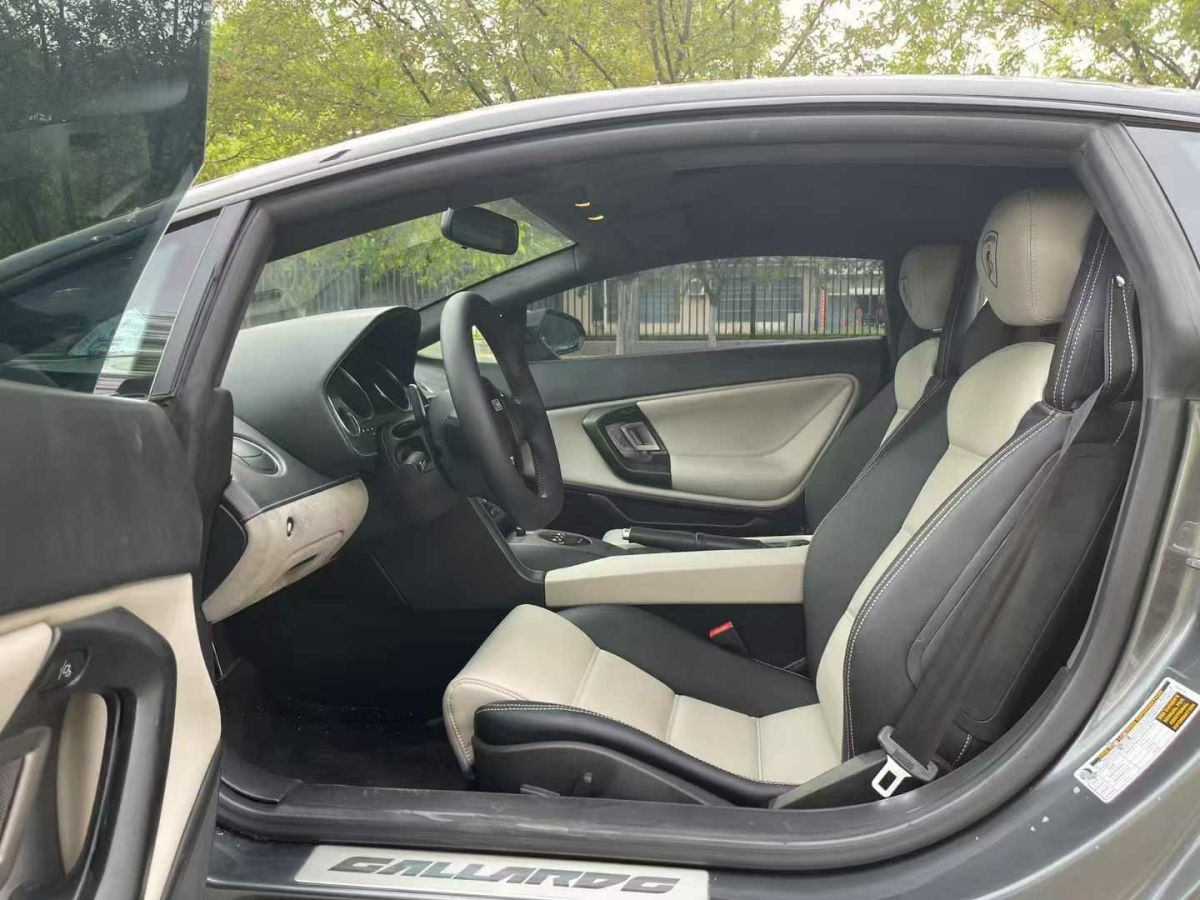 蘭博基尼 Aventador  2013款 LP 700-4 Roadster圖片