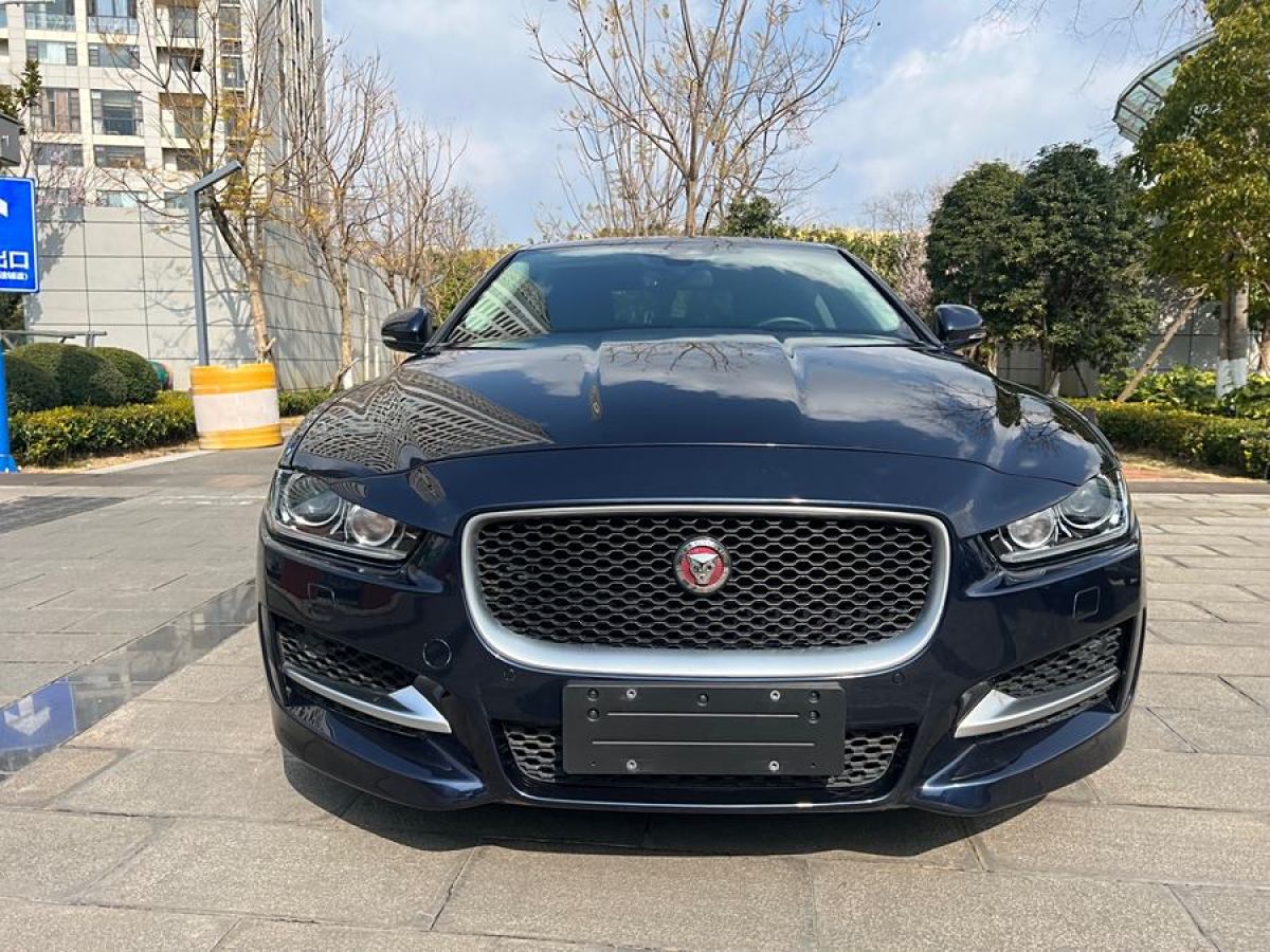 捷豹 XE  2018款 2.0T 200PS 兩驅(qū)R-Sport運動版圖片