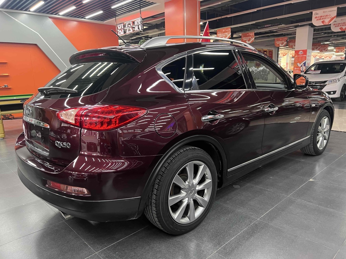 英菲尼迪 QX50  2013款 2.5L 兩驅(qū)優(yōu)雅版圖片