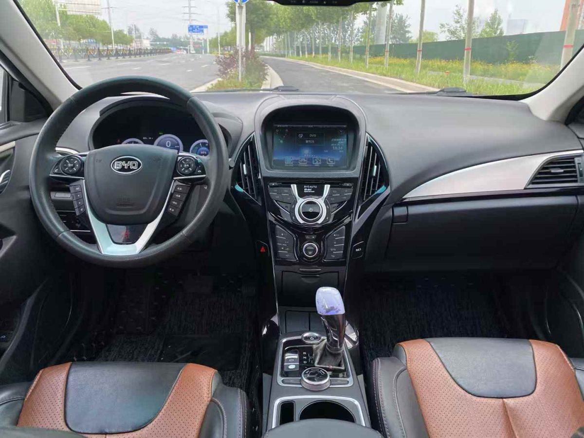 比亞迪 M6  2015款 2.4L 自動尊貴版圖片