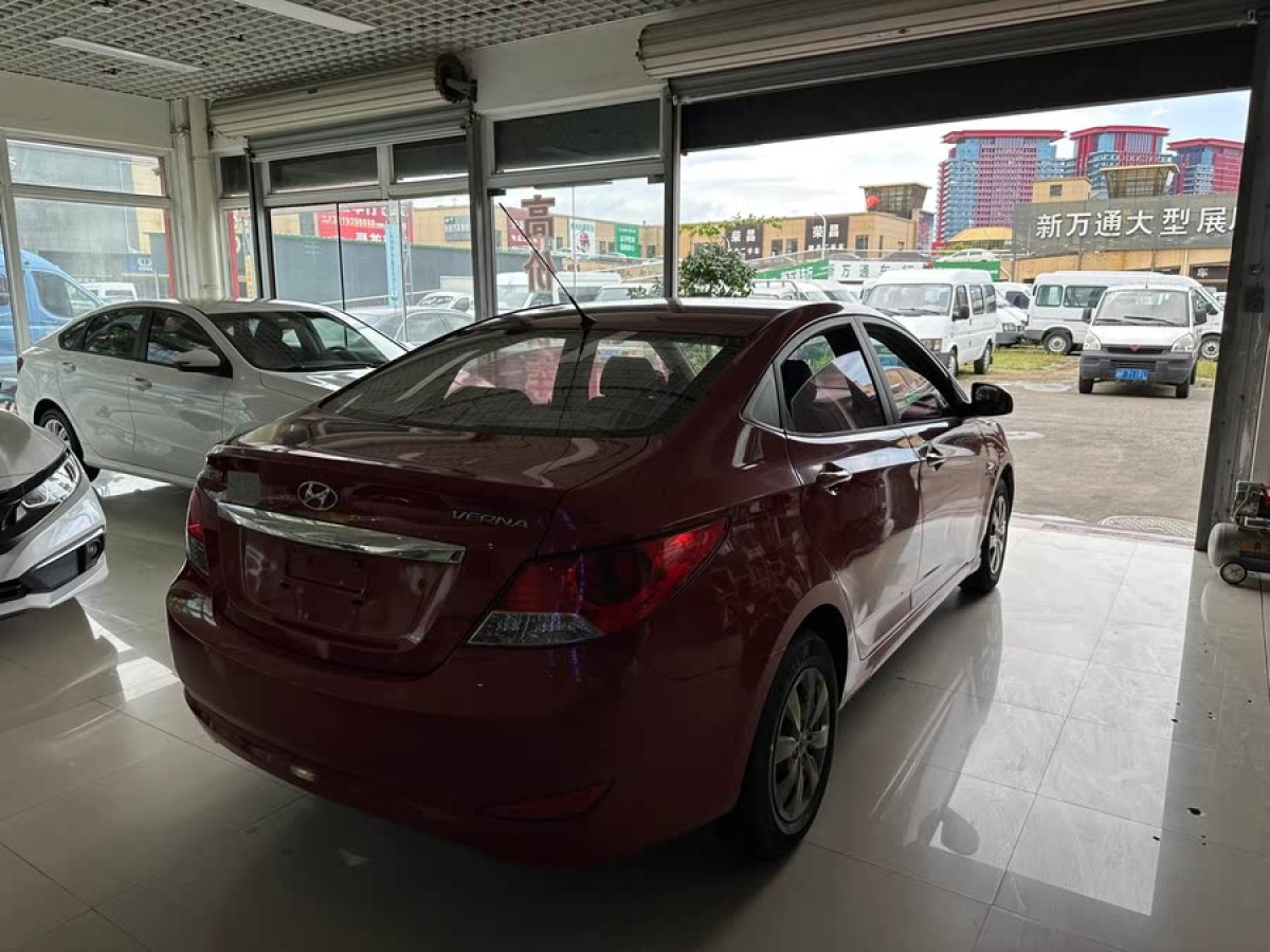 現(xiàn)代 瑞納  2010款 三廂 1.4L 手動(dòng)舒適型GS圖片