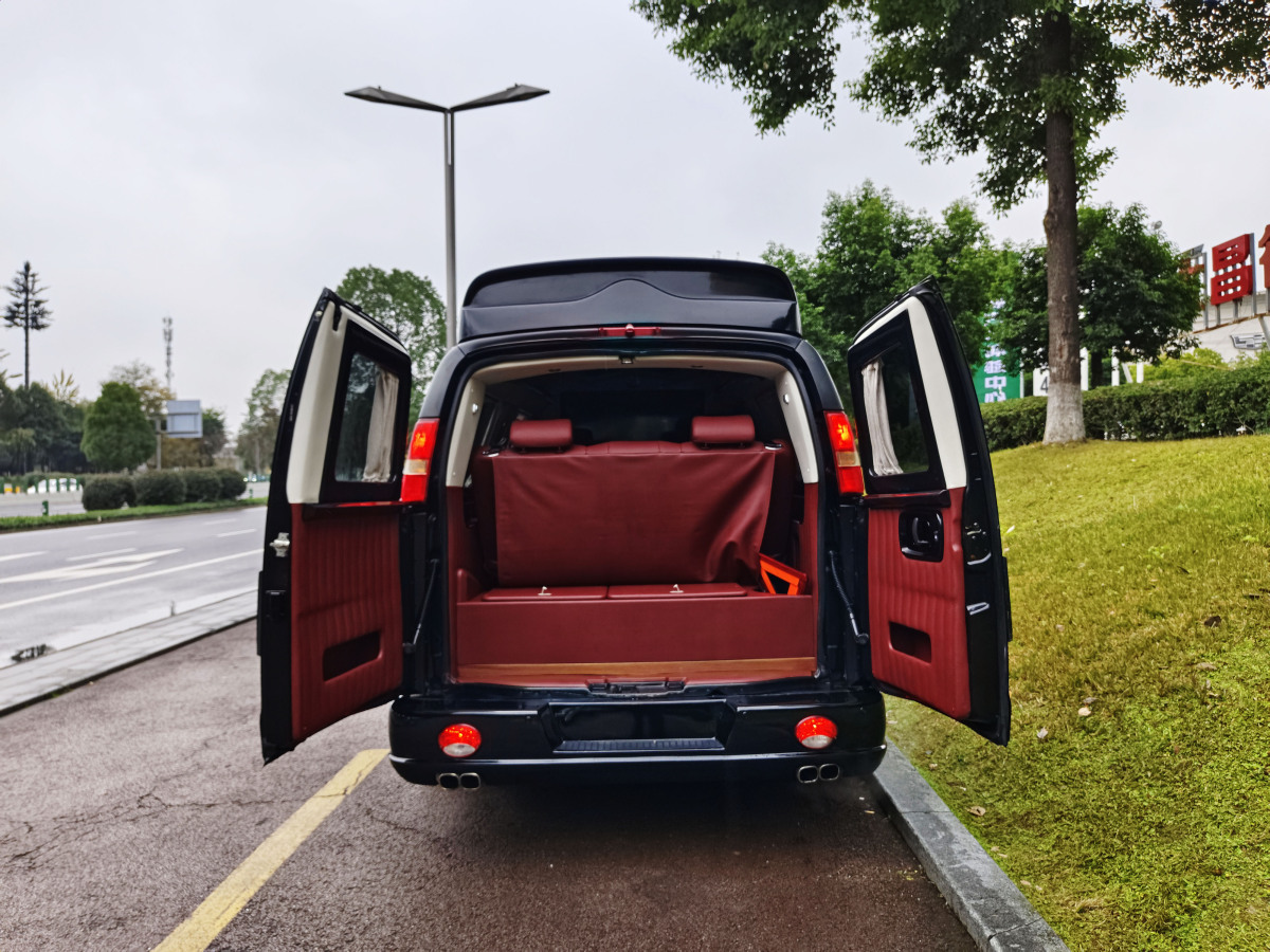 GMC SAVANA  2014款 5.3L 四驅(qū)領(lǐng)袖版圖片