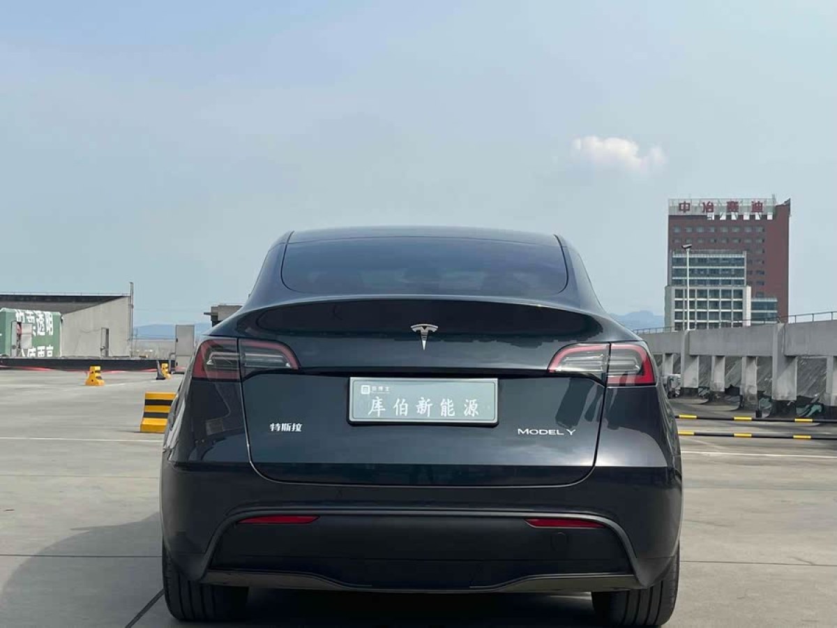 特斯拉 Model Y  2024款 后輪驅(qū)動(dòng)版圖片