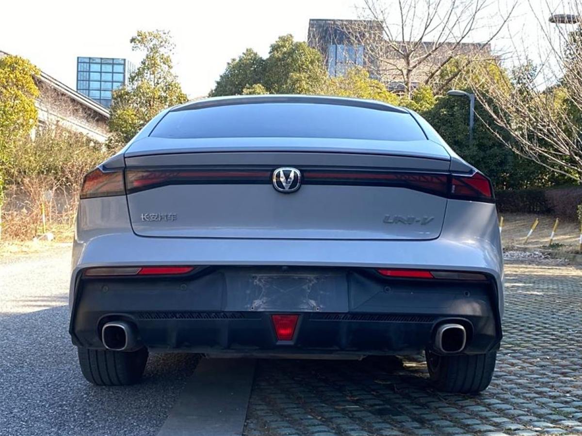 長(zhǎng)安 長(zhǎng)安UNI-V  2022款 1.5T 卓越型圖片