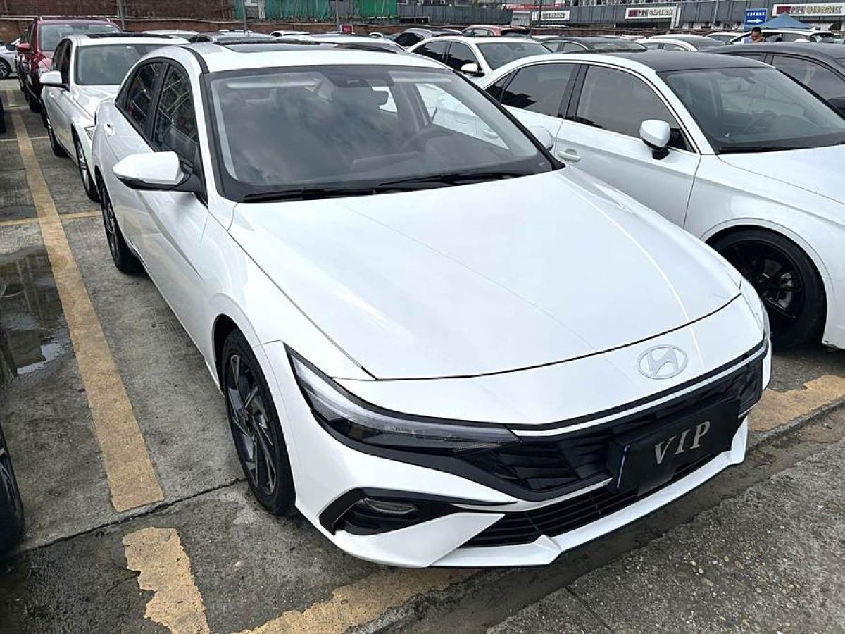 現(xiàn)代 伊蘭特  2023款 1.5L CVT GLX精英版圖片