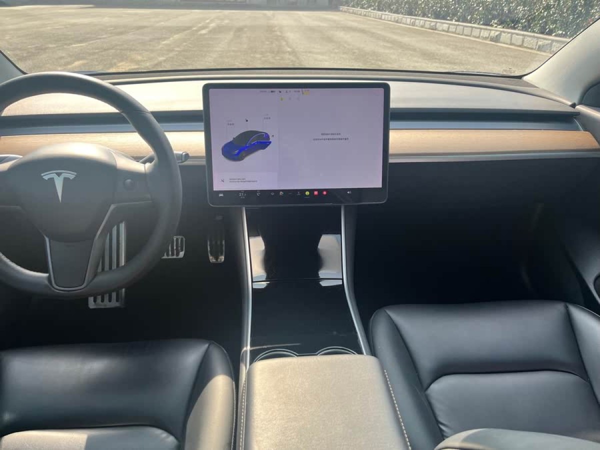 特斯拉 Model 3  2019款 標準續(xù)航后驅升級版圖片