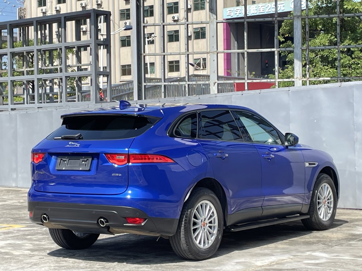 捷豹 F-PACE  2018款 2.0T 兩驅(qū)都市尊享版圖片