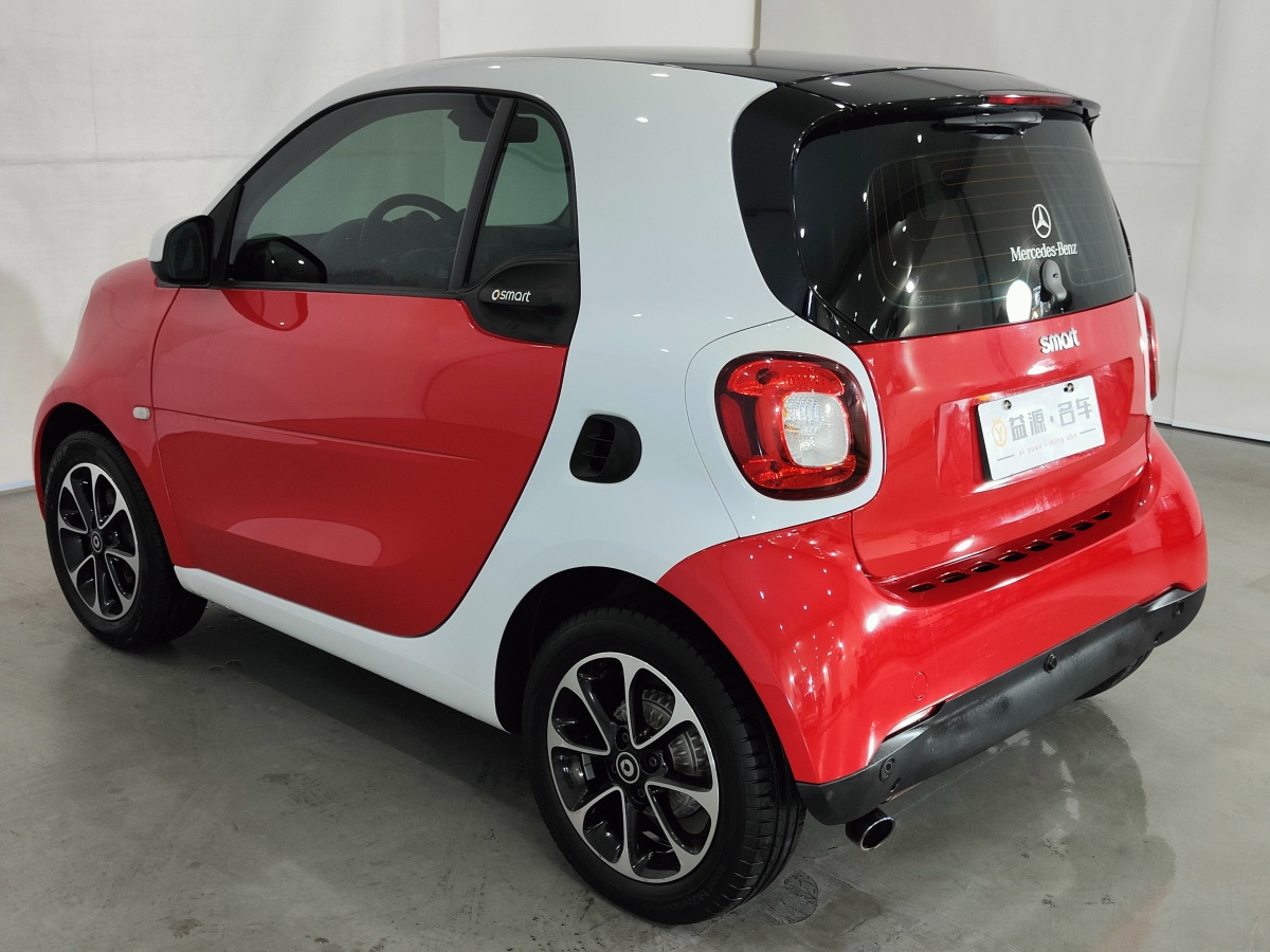 2017年1月smart fortwo  2017款 1.0L 52千瓦新聲特別版