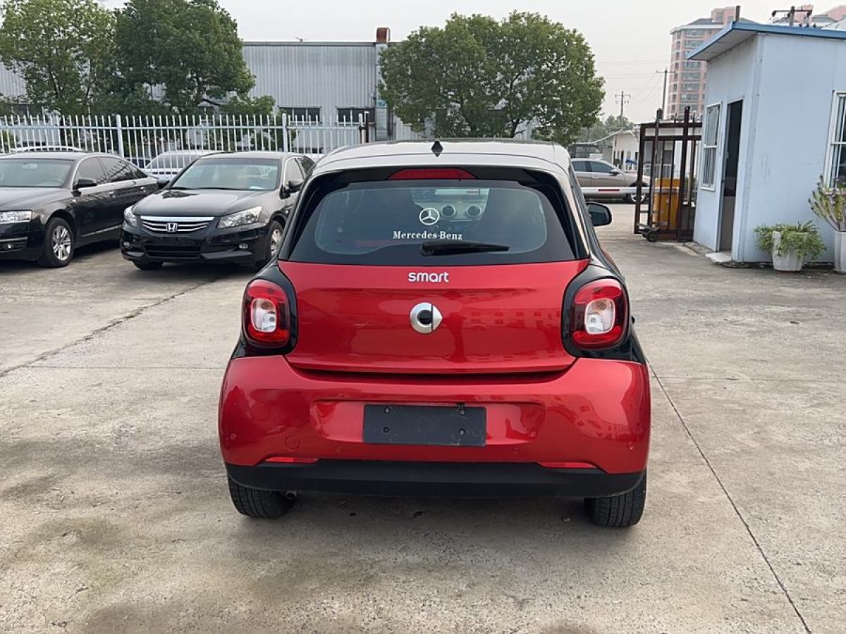 2018年11月smart forfour  2016款 1.0L 52千瓦靈動版