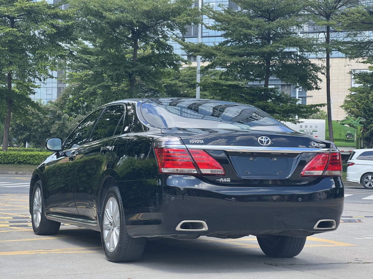 豐田 皇冠  2012款 2.5L Royal 導(dǎo)航版圖片